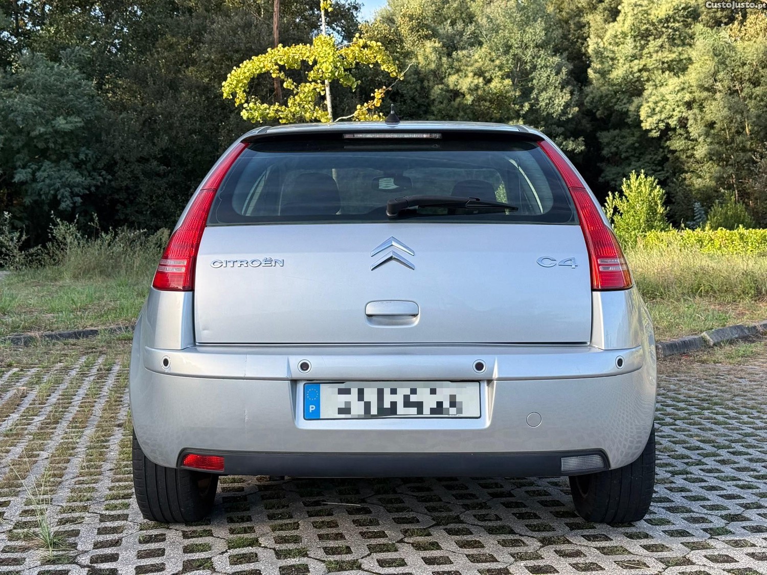 Citroën C4 1.4 — photo 2
