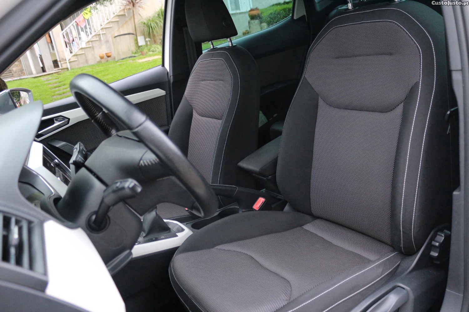 SEAT Arona 1.0 TSI 115cv Xcellence — fotografia 6