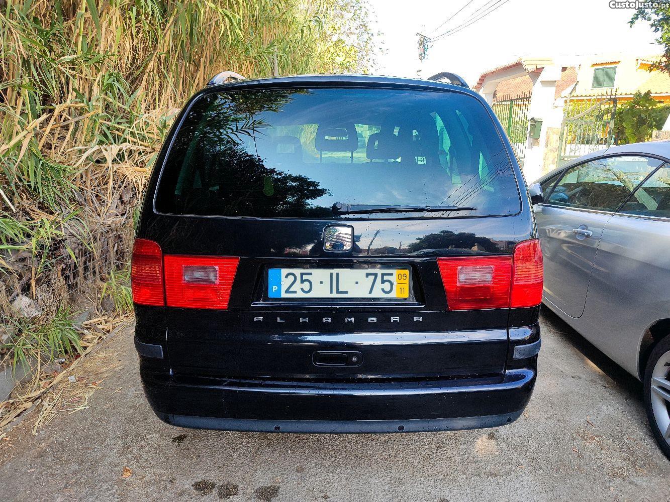 Seat Alhambra 2.0 TDI Reference - 09 foto 3