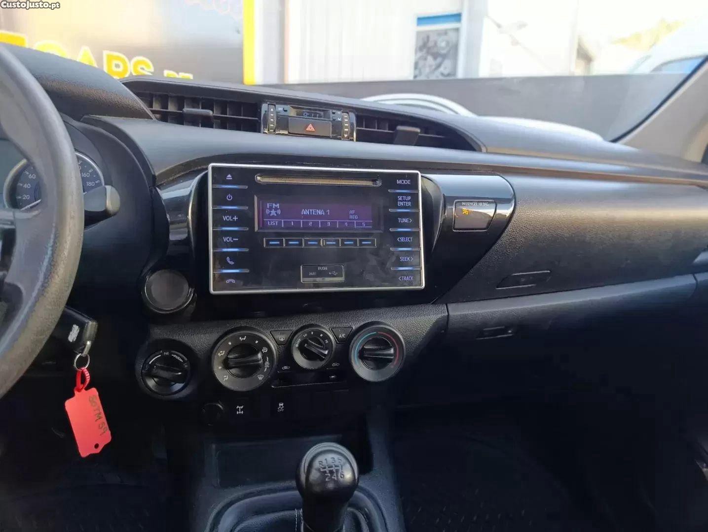 Toyota Hilux 2.4 d-4d 4wd cd chv — fotografia 11