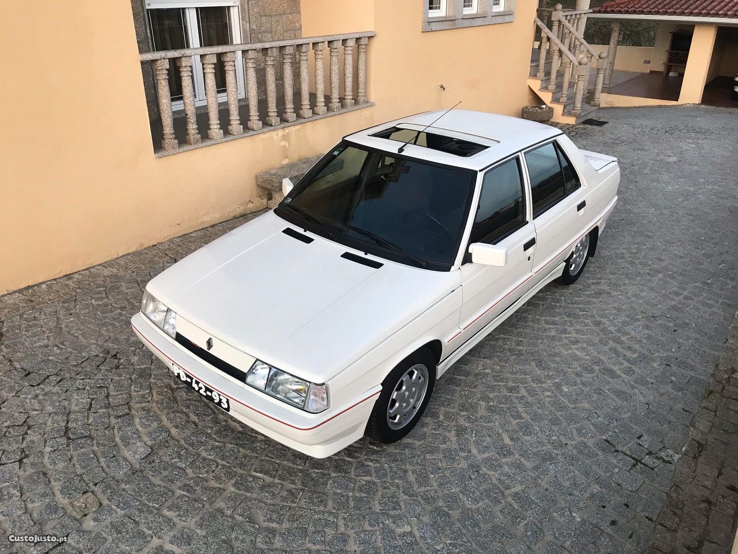 Renault 9 Turbo — fotografia 10