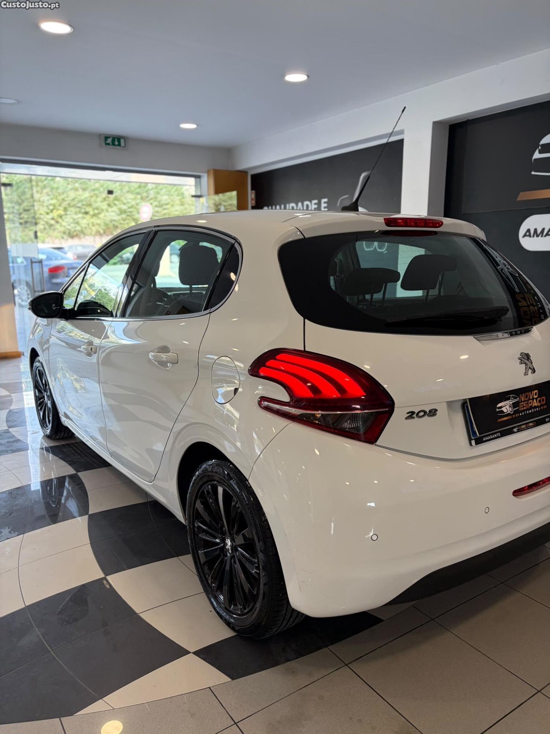 Peugeot 208 1.6 BlueHDi Allure - 16 — photo 3