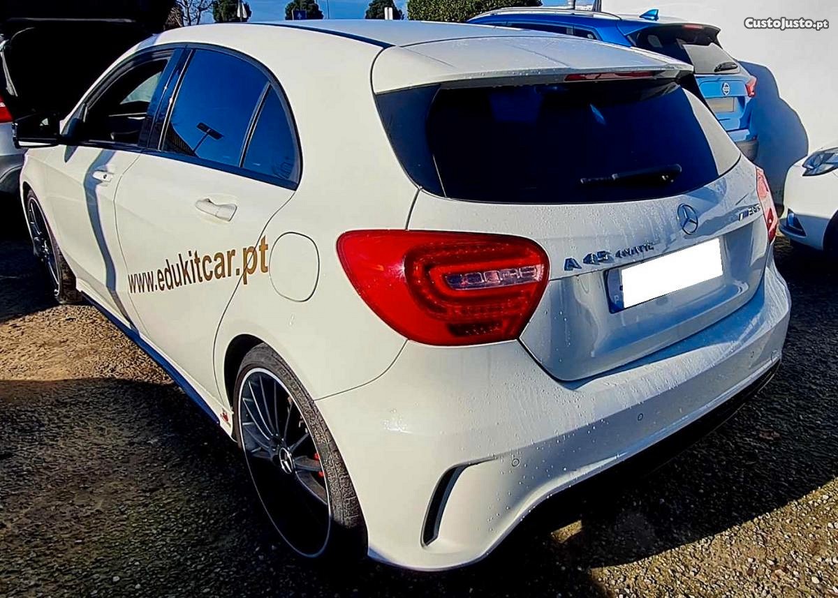 Mercedes-Benz A 45 AMG 4 MATIC 360 CV — fotografia 5