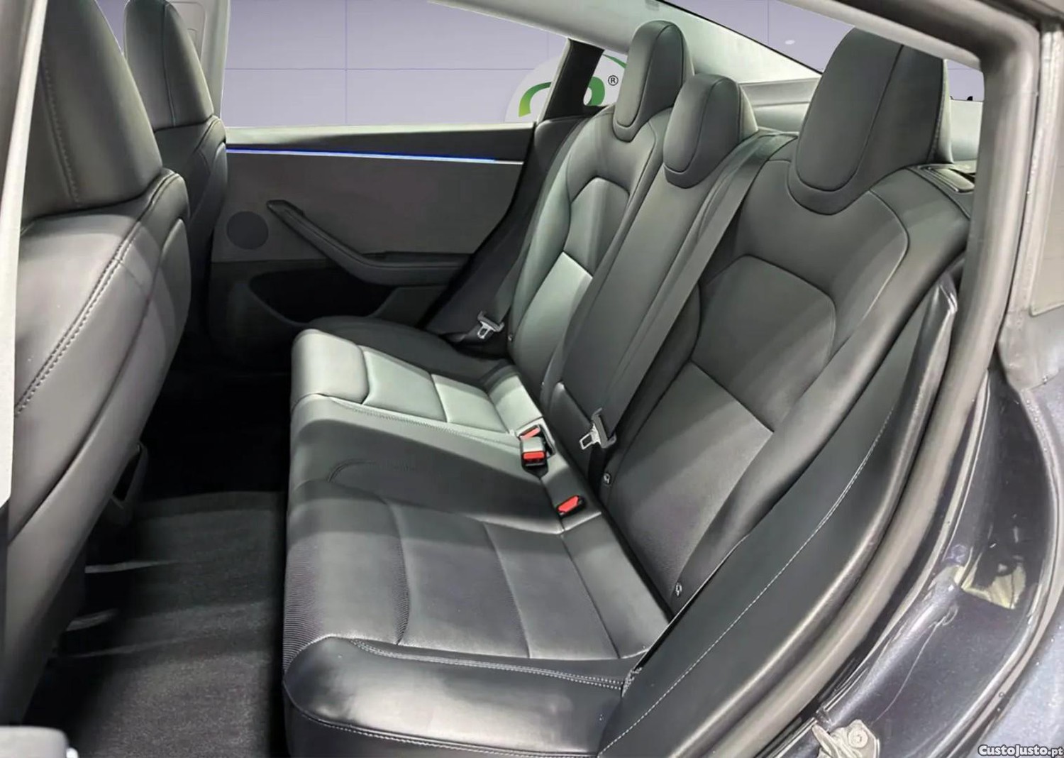 Tesla Model 3 Long-Range Dual Motor AWD — fotografia 2