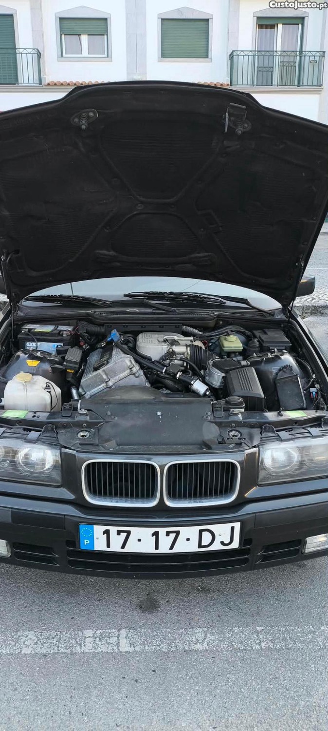 BMW 318 is (Poucos km, bom estado) — photo 4
