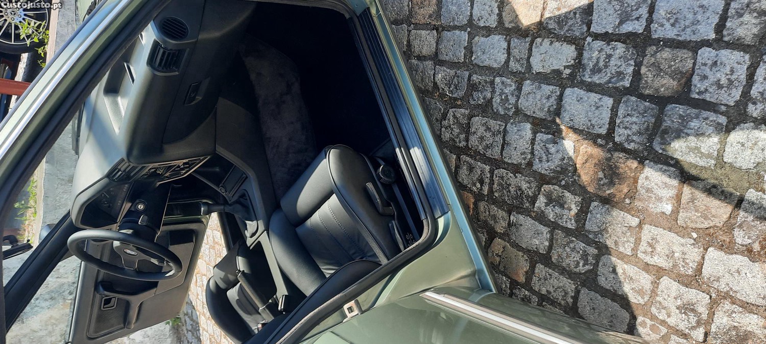 BMW 323 i e30 — fotografia 3