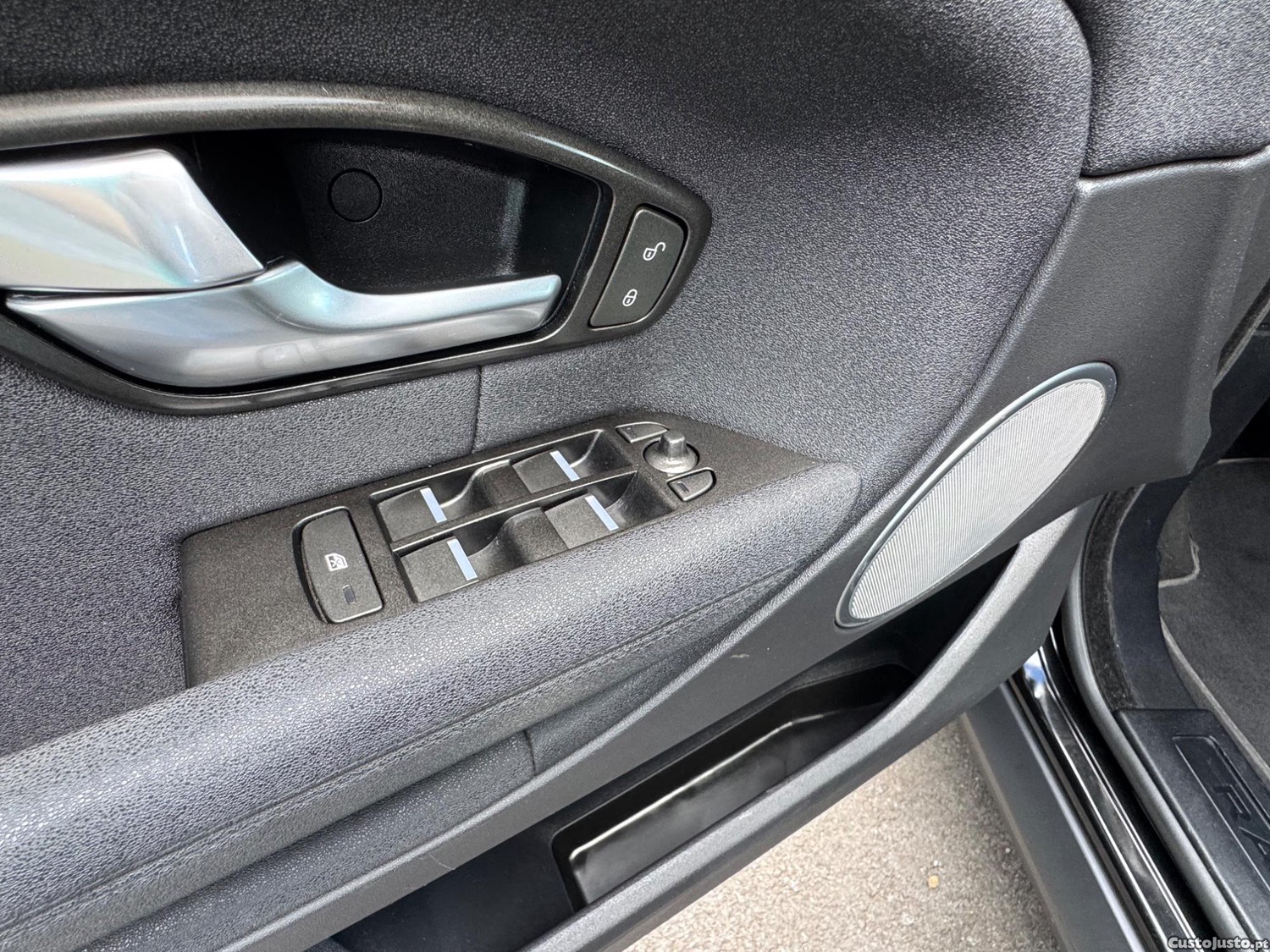 Land Rover Evoque 2.0 150CV Diesel Imaculado - 18 — photo 5