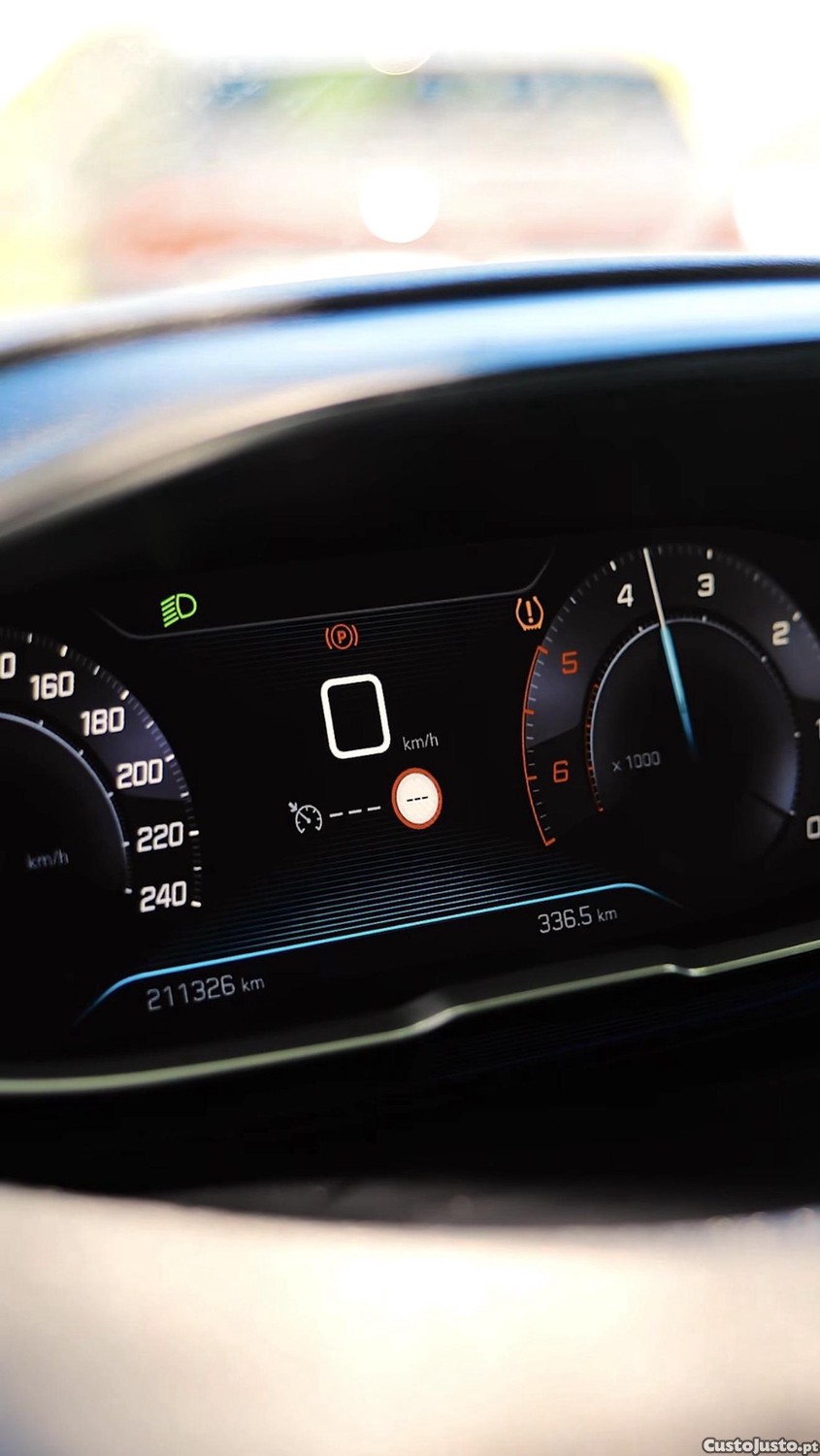 Peugeot 5008 1.6 BlueHDi Allure - 18 — photo 3