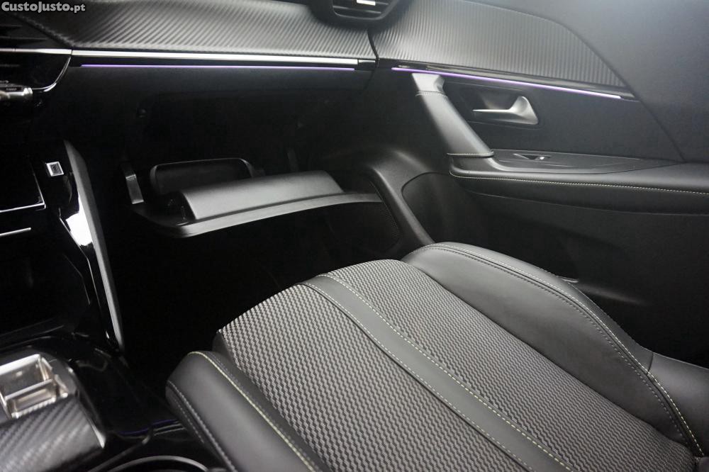 Peugeot e-2008 GT — fotografia 15