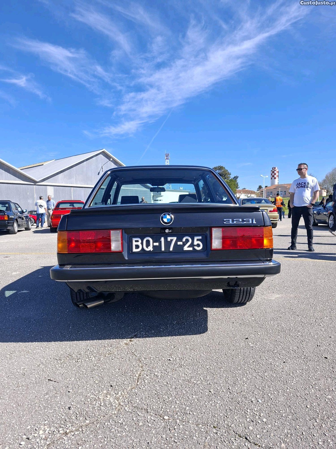 BMW 323 i — fotografia 4