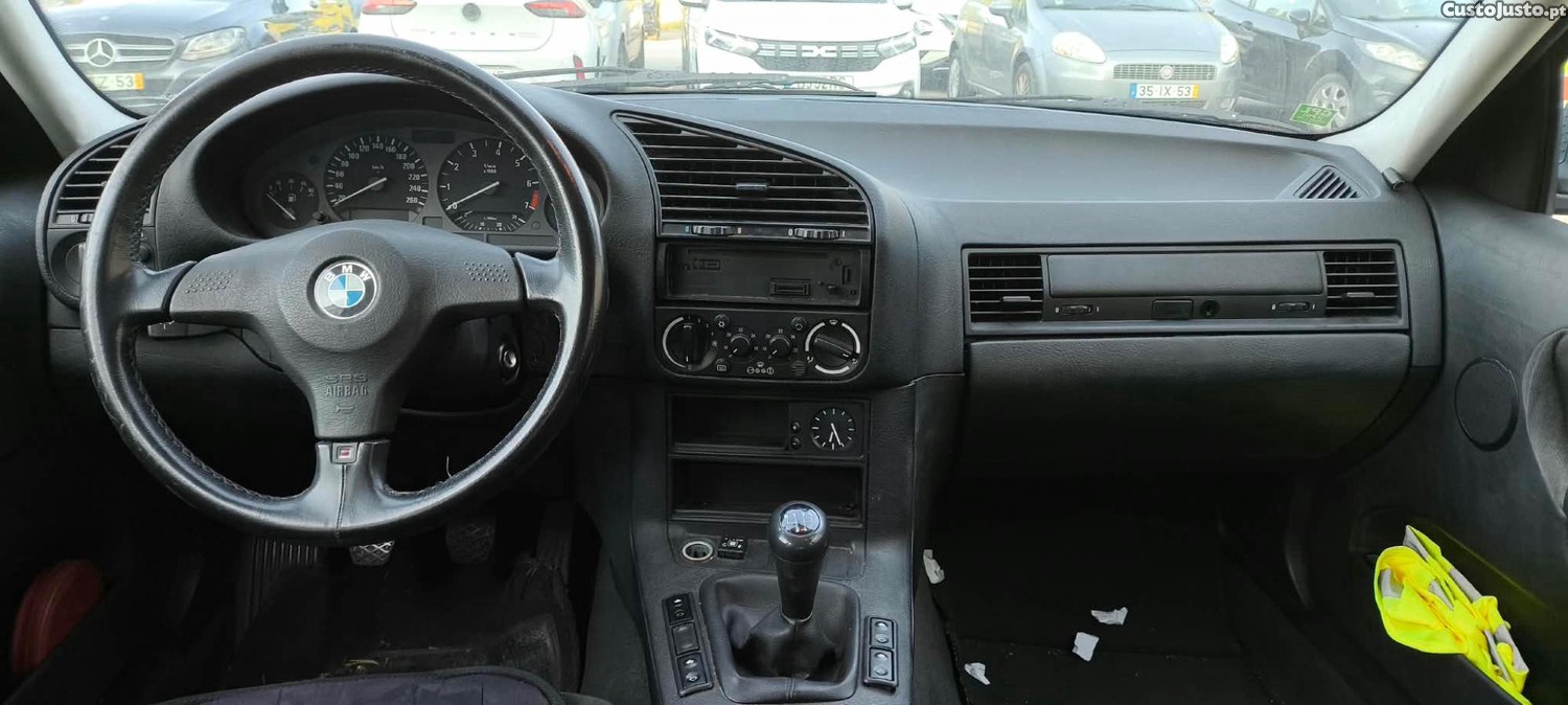 BMW 318 is (Poucos km, bom estado) — photo 5