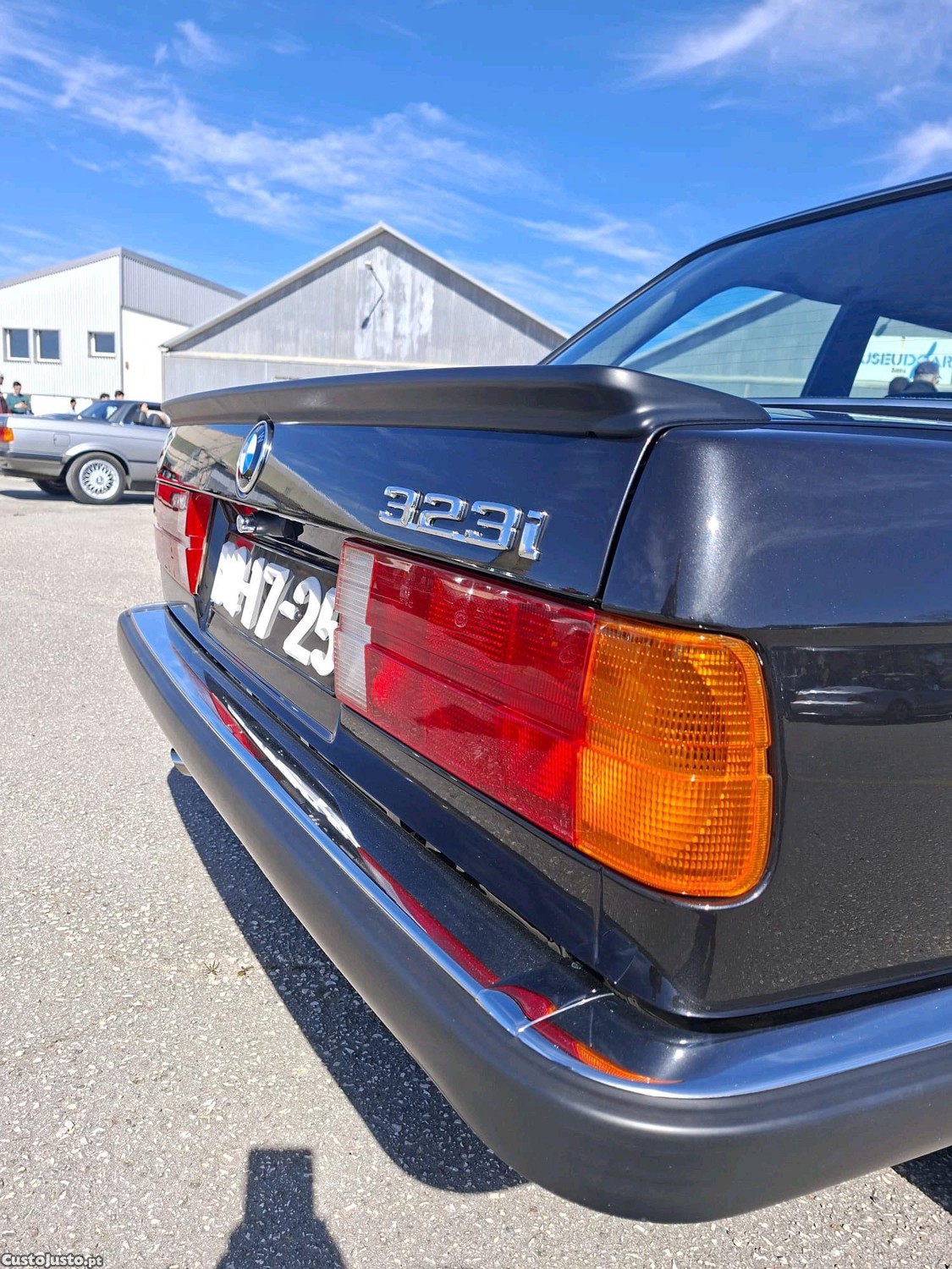 BMW 323 i — fotografia 5