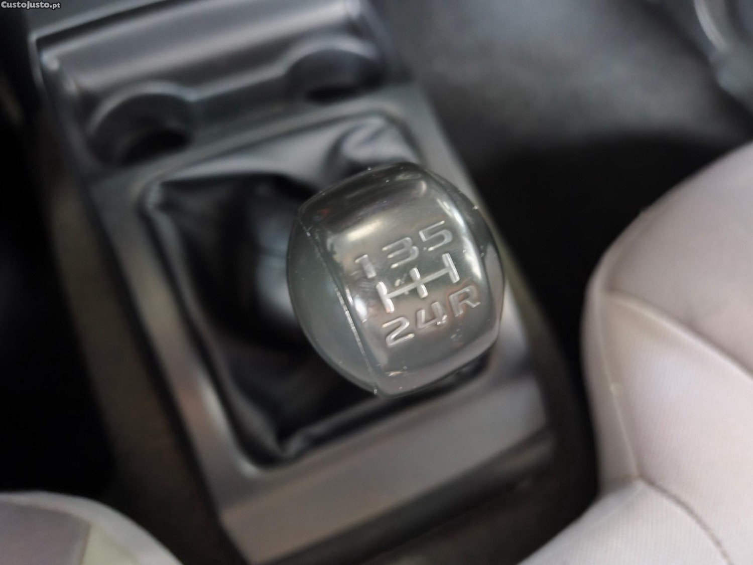 Isuzu D-Max 2.5 DTi CD 2WD LS CM — fotografia 16