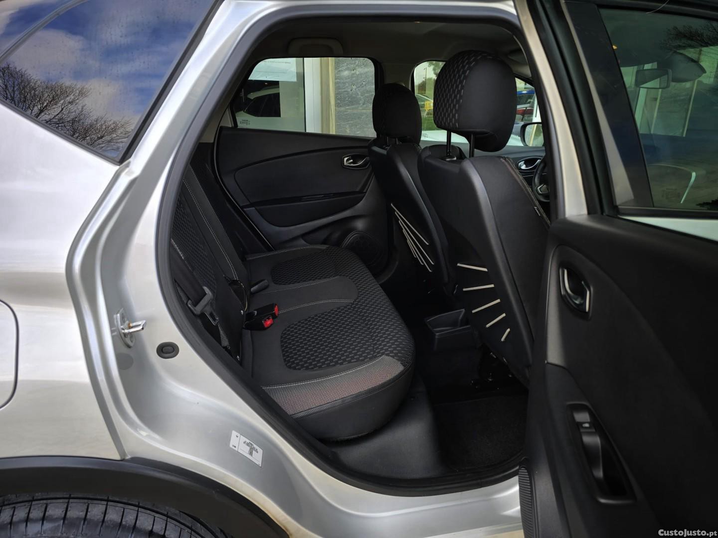 Renault Captur 0.9 TCE Exclusive — fotografia 13