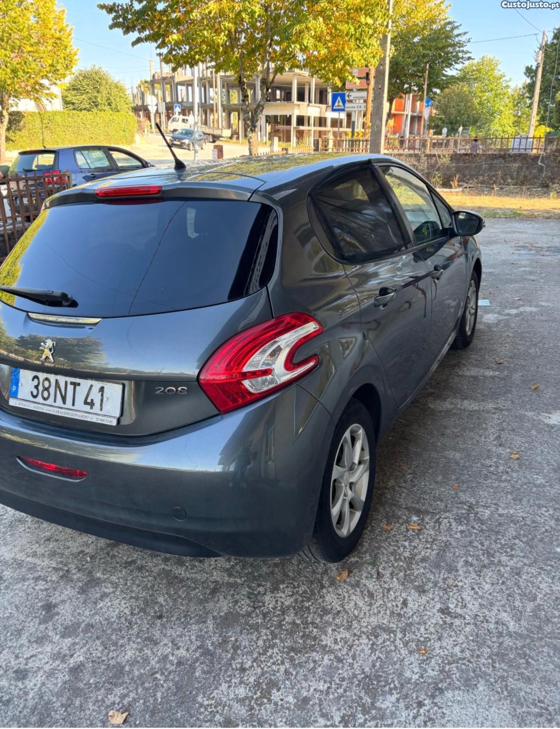 Peugeot 208 1.4 — fotografia 2