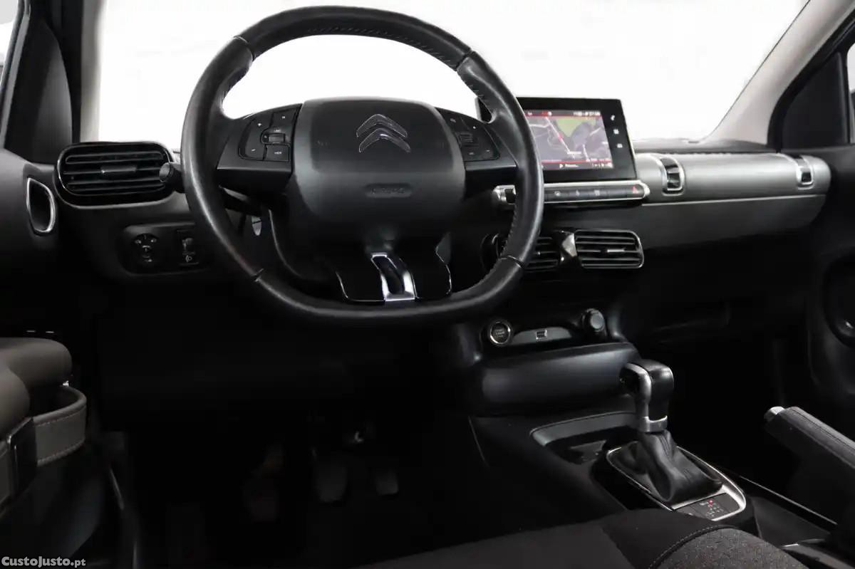 Citroën C4 1.2 PureTech Shine EAT6 - 19 — photo 4