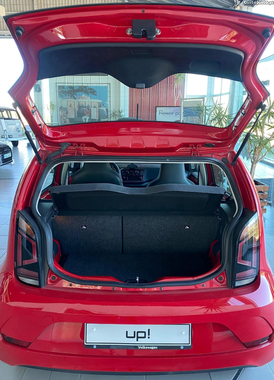 Volkswagen Up! 1.0 HATCHBACK 5PTS — fotografia 2