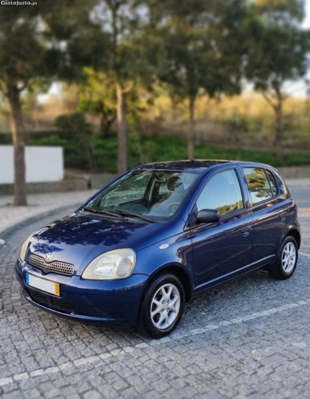 Toyota Yaris 1.0 — photo 2