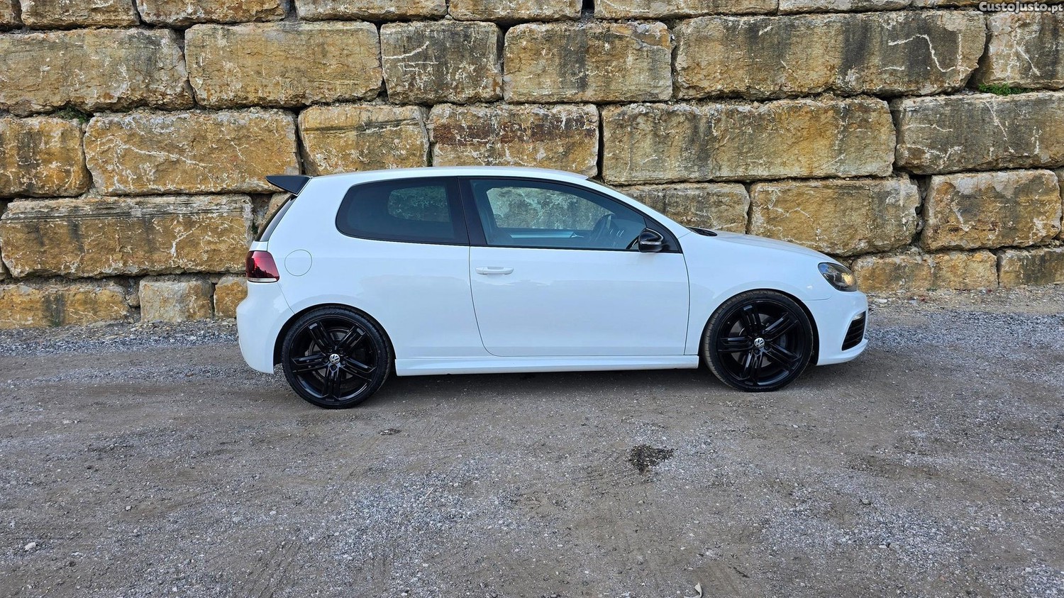 Volkswagen Golf R 2.0 TSI — fotografia 27
