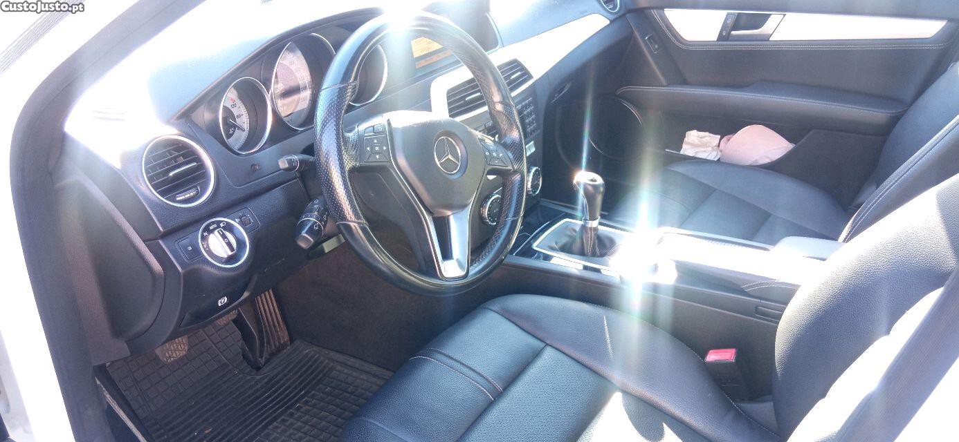 Mercedes-Benz C 220 CDI - 12 — photo 4