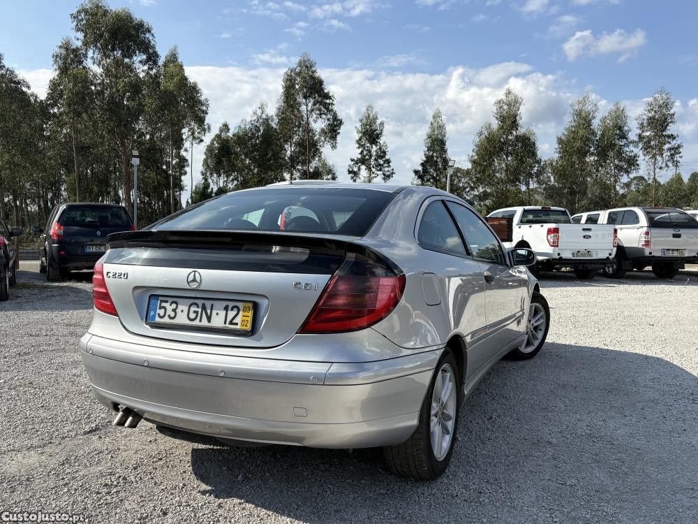 Mercedes-Benz C 220 CDi Sport Coupé Cla - 03 — photo 4
