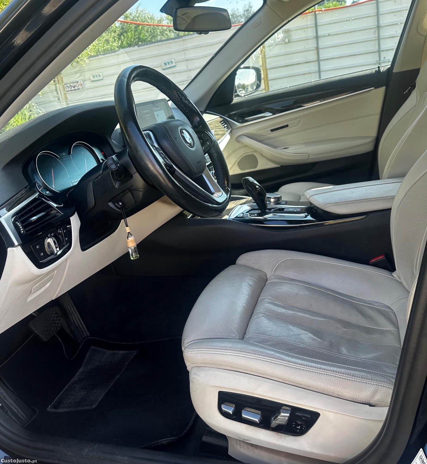 BMW 520 BMW 520d Touring Auto - 17 — photo 4