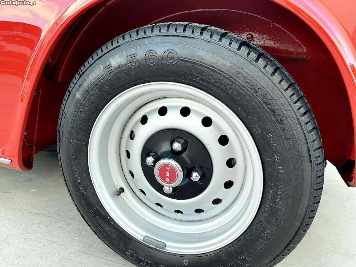 Triumph TR6 Restaurado — fotografia 19