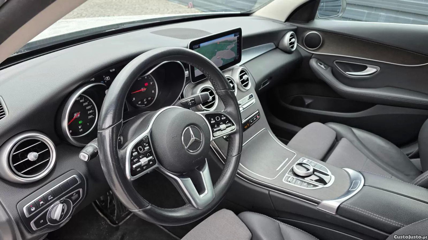 Mercedes-Benz C 300 D 9g-tronic avantgarde — fotografia 8