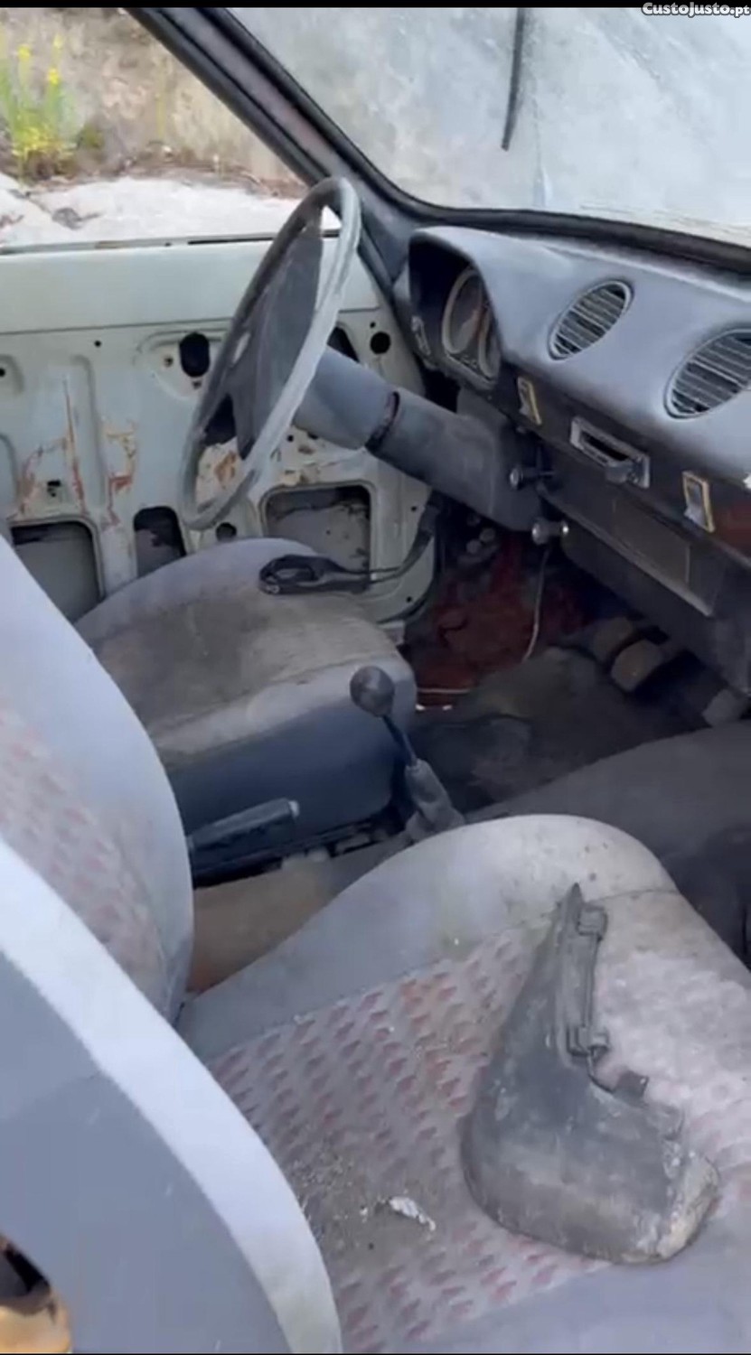 Ford Escort De Luxe — photo 4