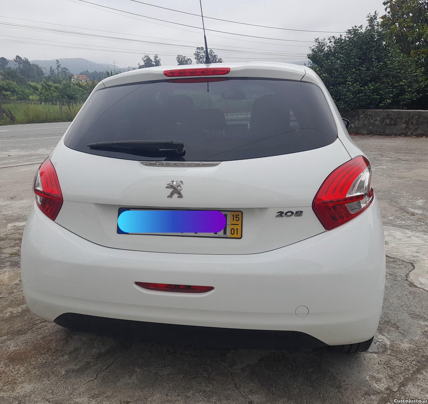 Peugeot 208 1.2 Pure Tech - 15 foto 2