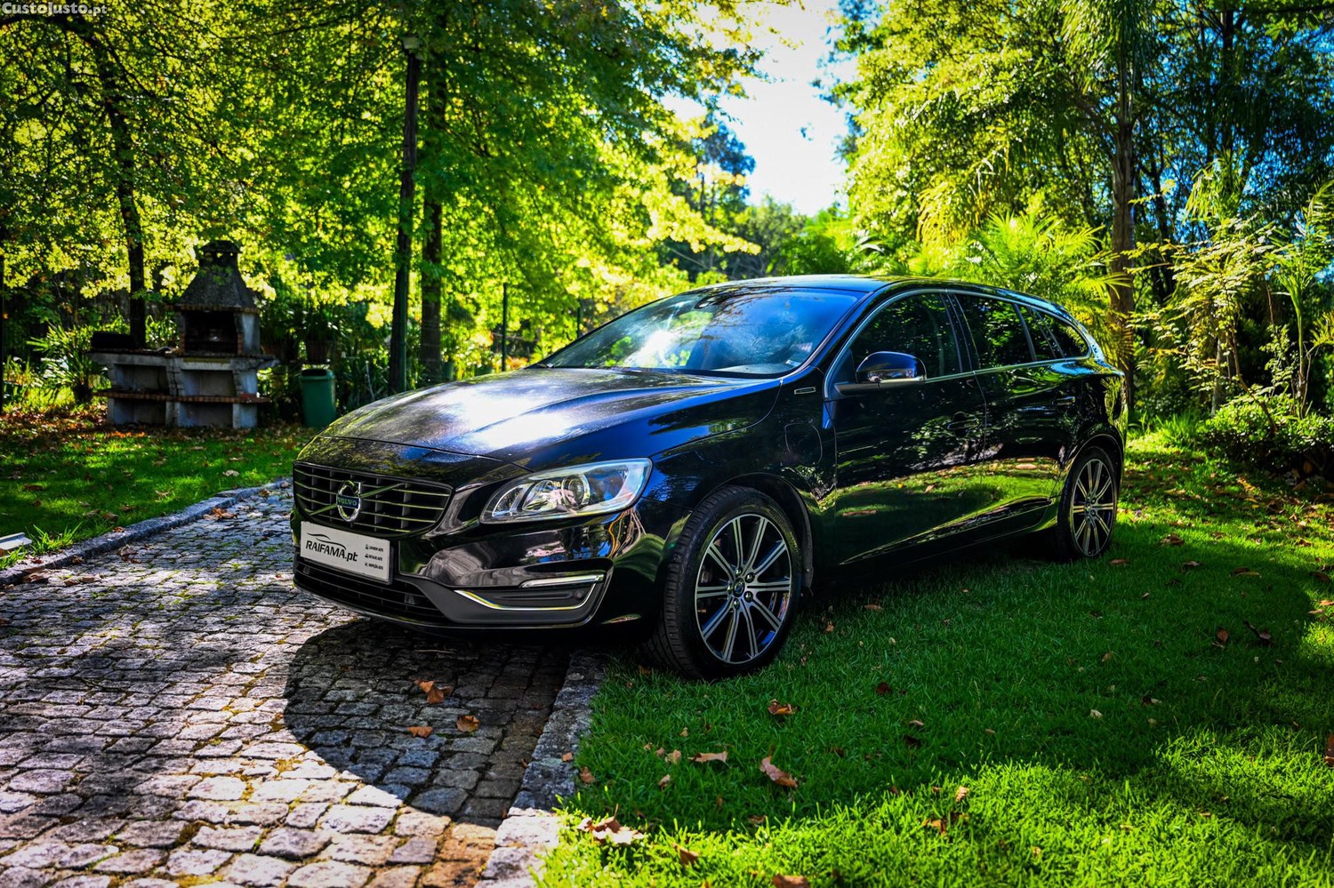 Volvo V60 2.4 D6 R-Design Momentum AWD Phev - 15 — photo 2