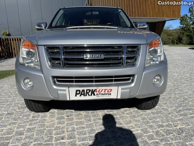 Isuzu D-Max 2.5 DTi CD 2WD LS CM - 10 — photo 2