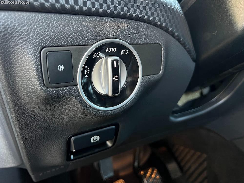 Mercedes-Benz A 180 d Urban GPS Camara — fotografia 9