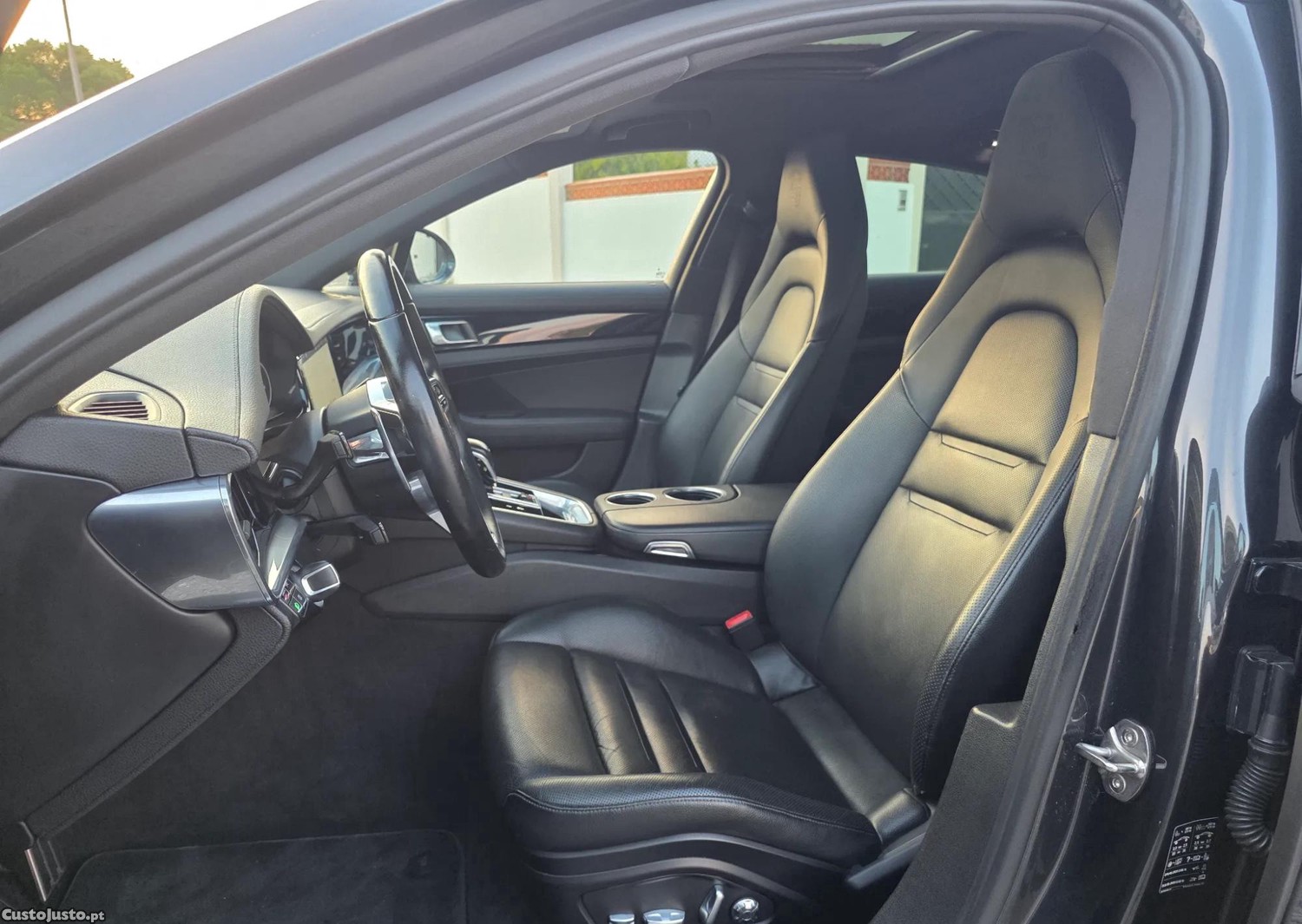 Porsche Panamera 4 E-Hybrid Executive — fotografia 3