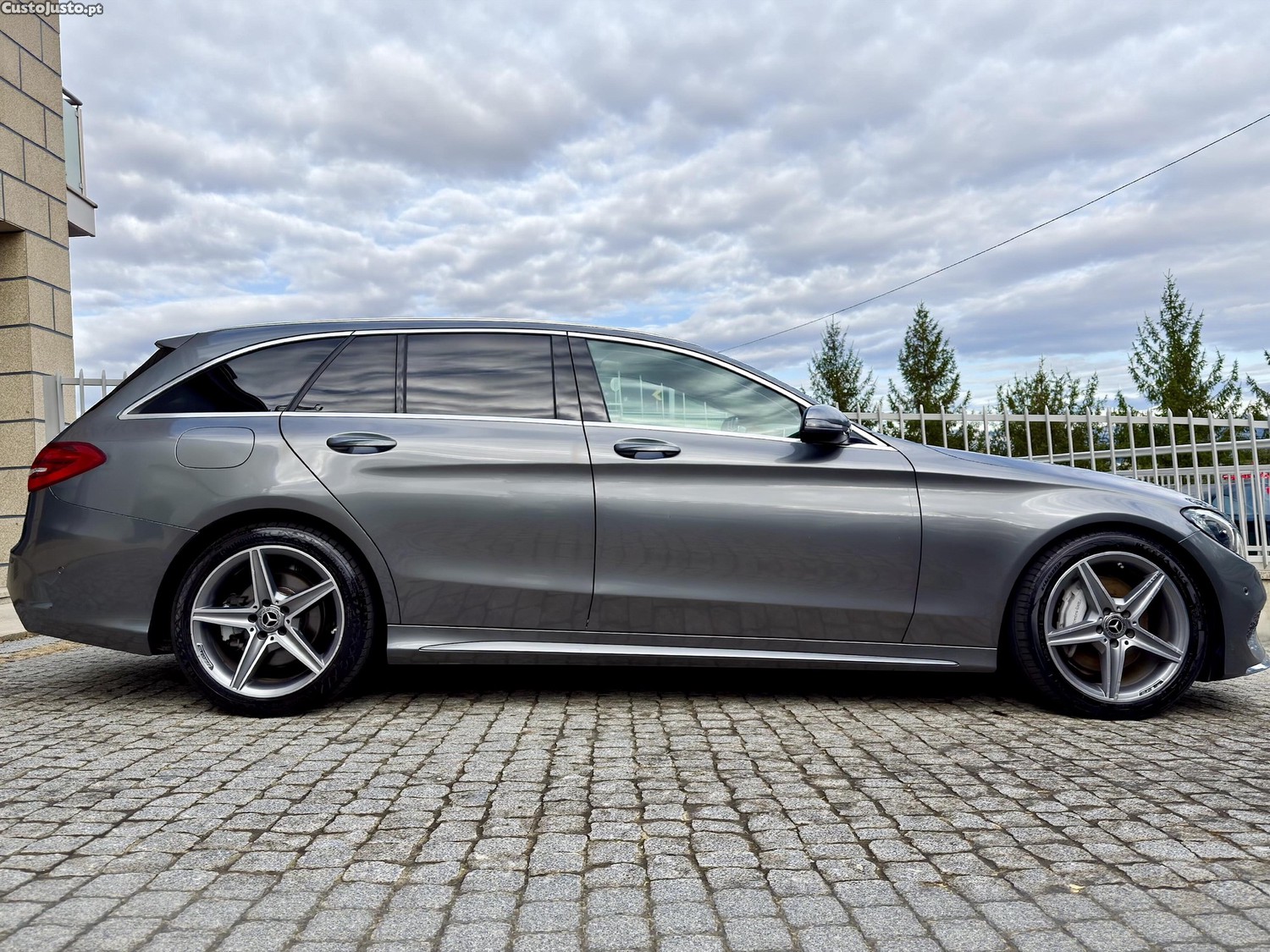 Mercedes-Benz C 220 AMG Line  2018  - 18 — photo 3