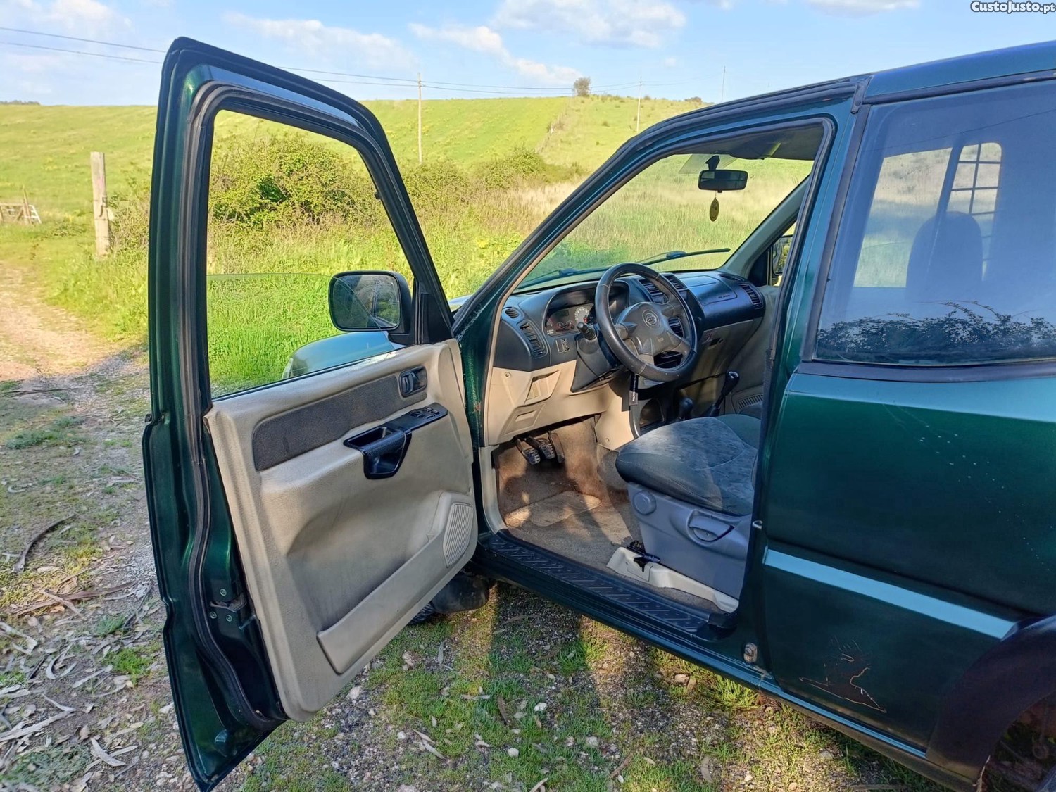 Nissan Terrano Van — fotografia 4