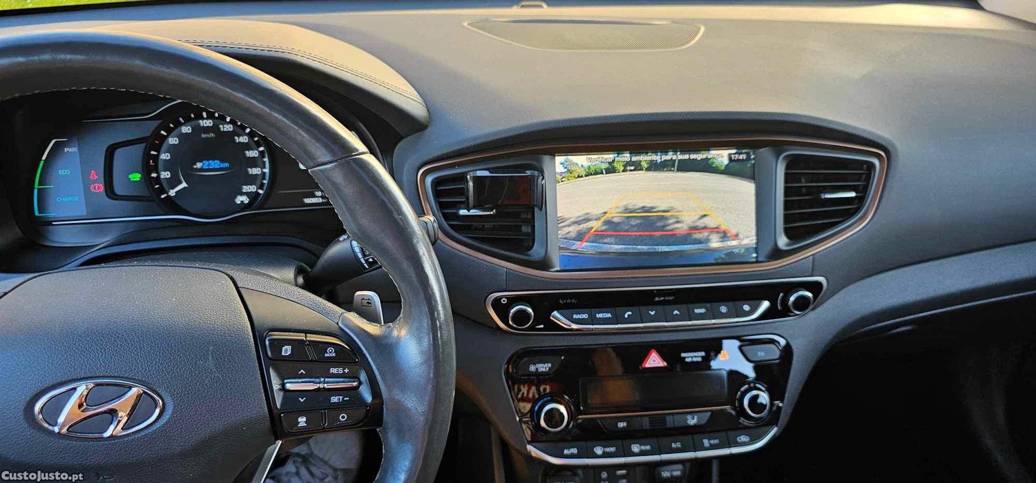 Hyundai IONIQ 28kWh Premium — fotografia 4