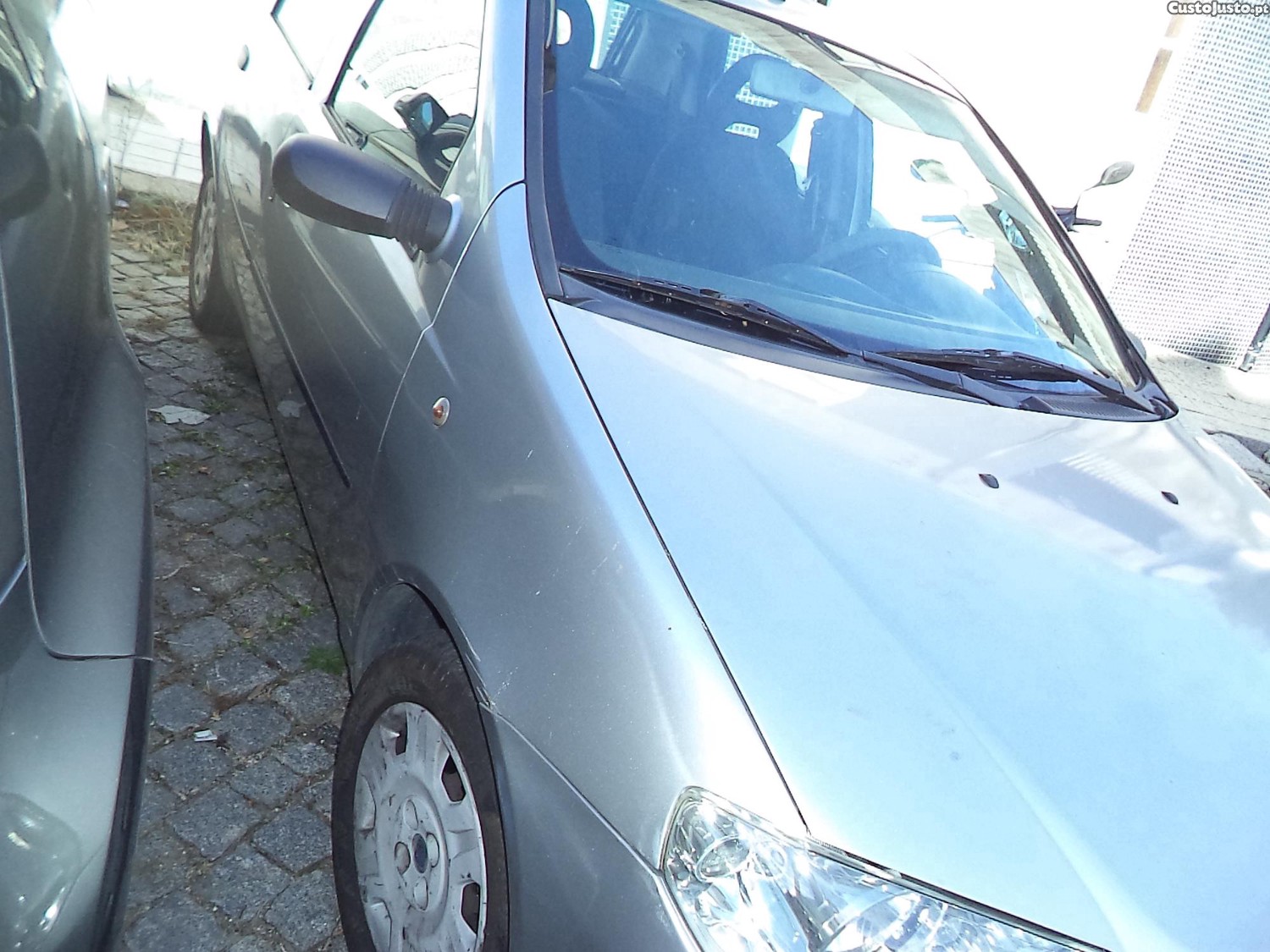 Fiat Punto DIESEL  5p — photo 3