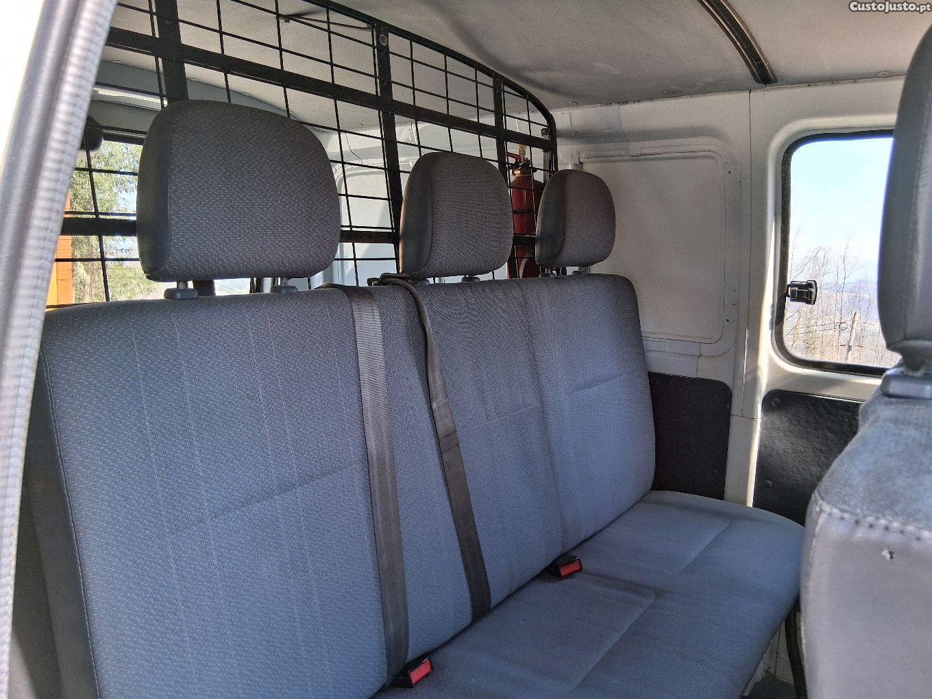 Toyota Hiace 9 lugares longa — fotografia 7