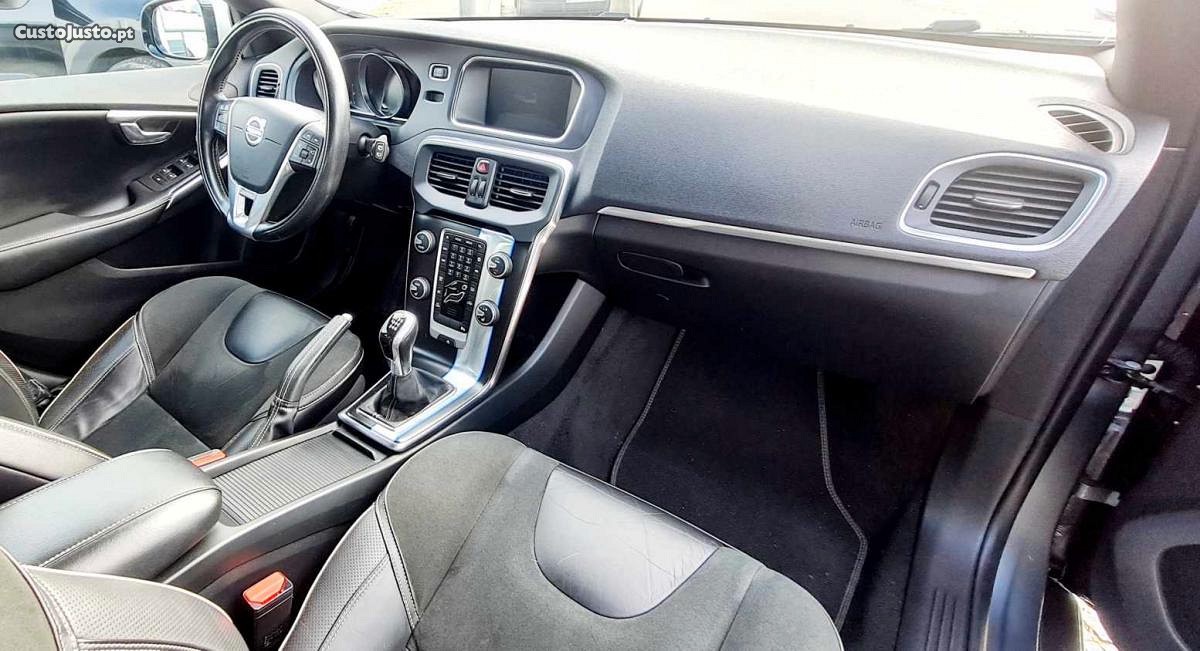Volvo V40 1.6 D R DESIGN — photo 5