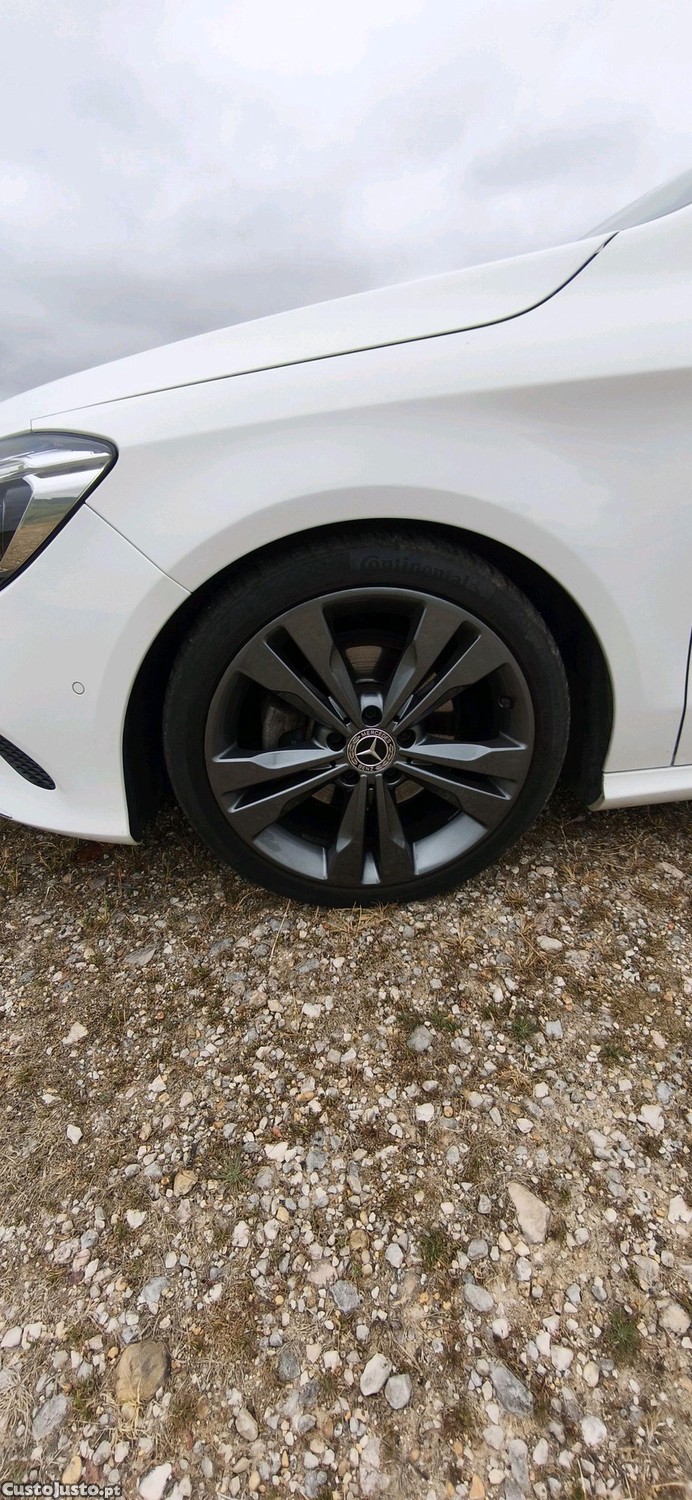 Mercedes-Benz CLA 180 CLA 180 d SHOOTING BRAKE - 18 foto 4