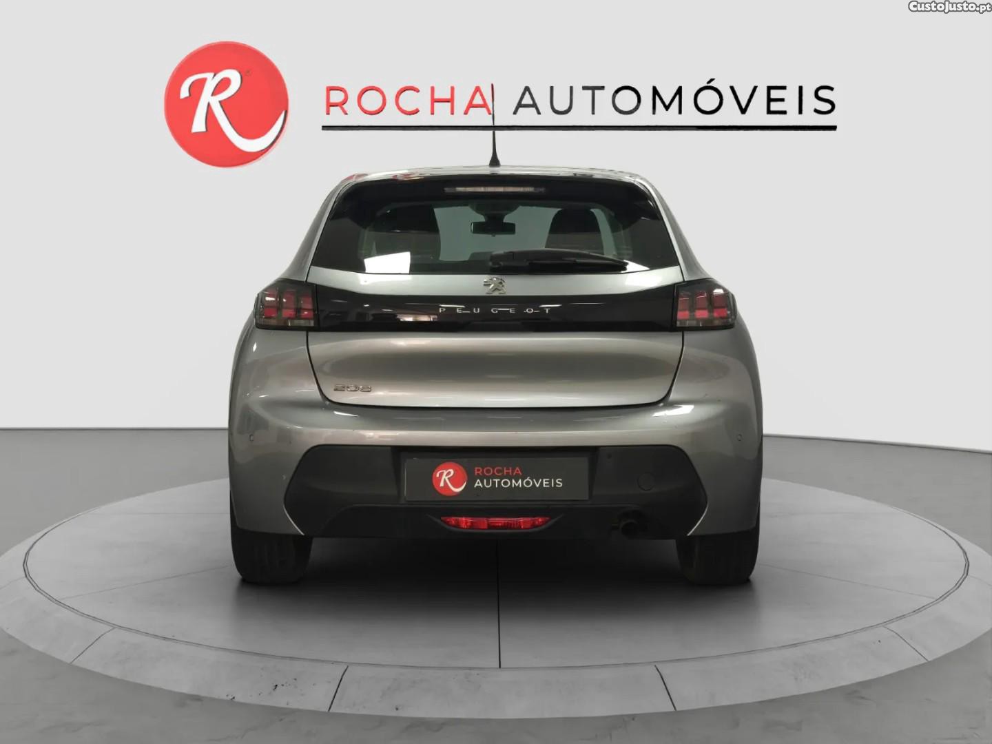 Peugeot 208 Outro — photo 5