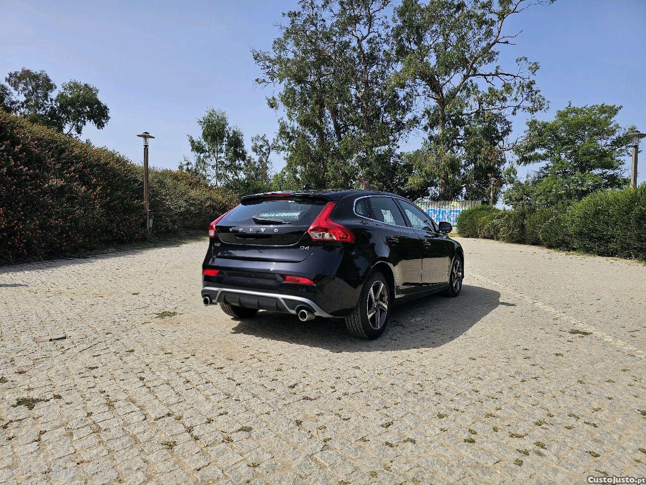 Volvo V40 D4 R-design — photo 4
