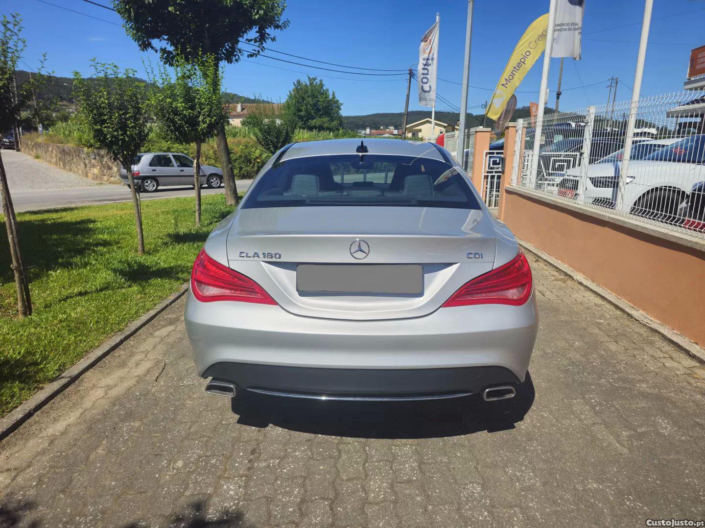 Mercedes-Benz CLA 180 D urban — fotografia 10