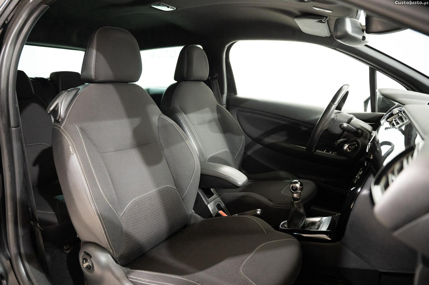 Citroën DS3 1.6 e-HDi So Chic — fotografia 3