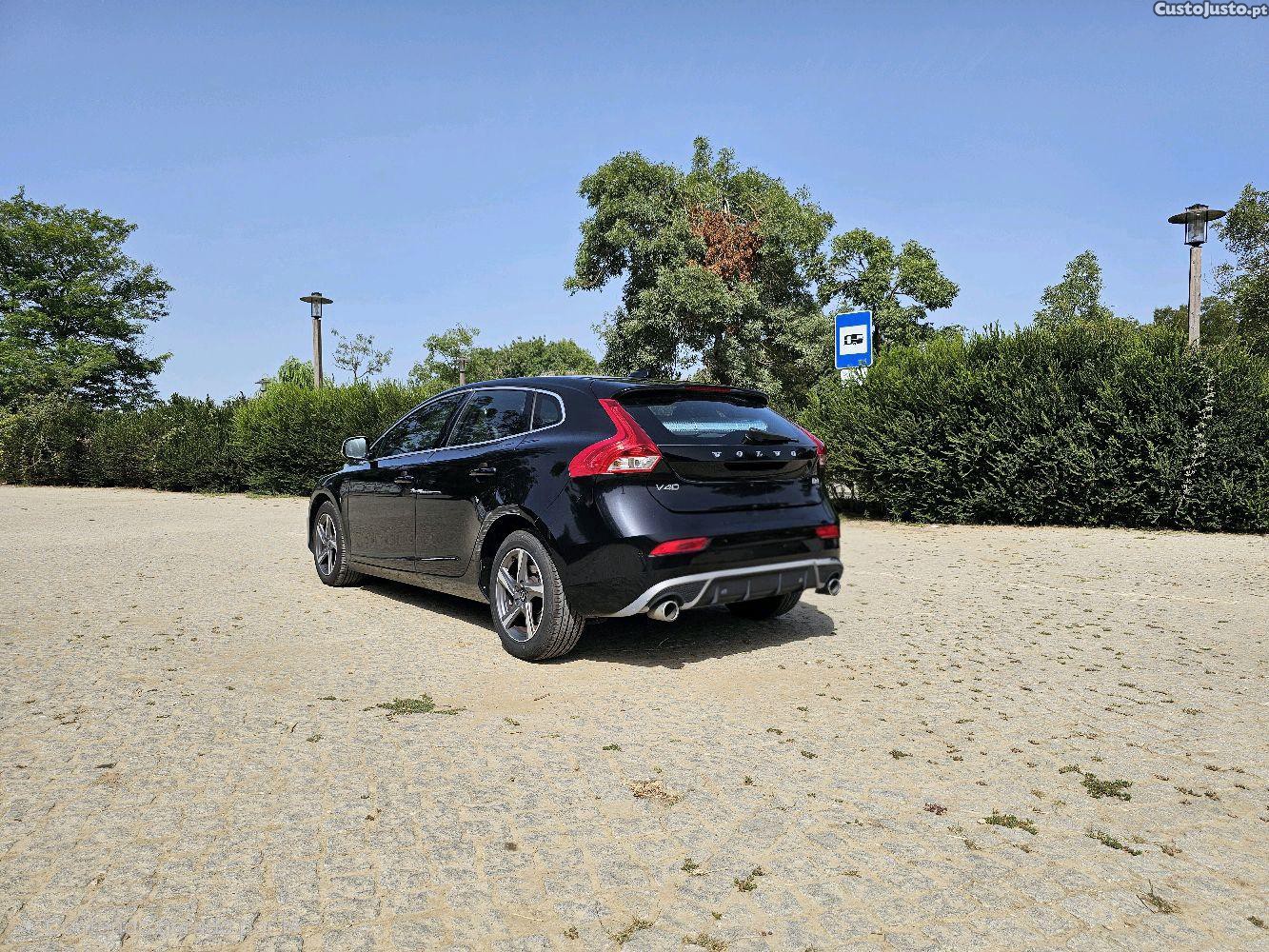 Volvo V40 D4 R-design — photo 3