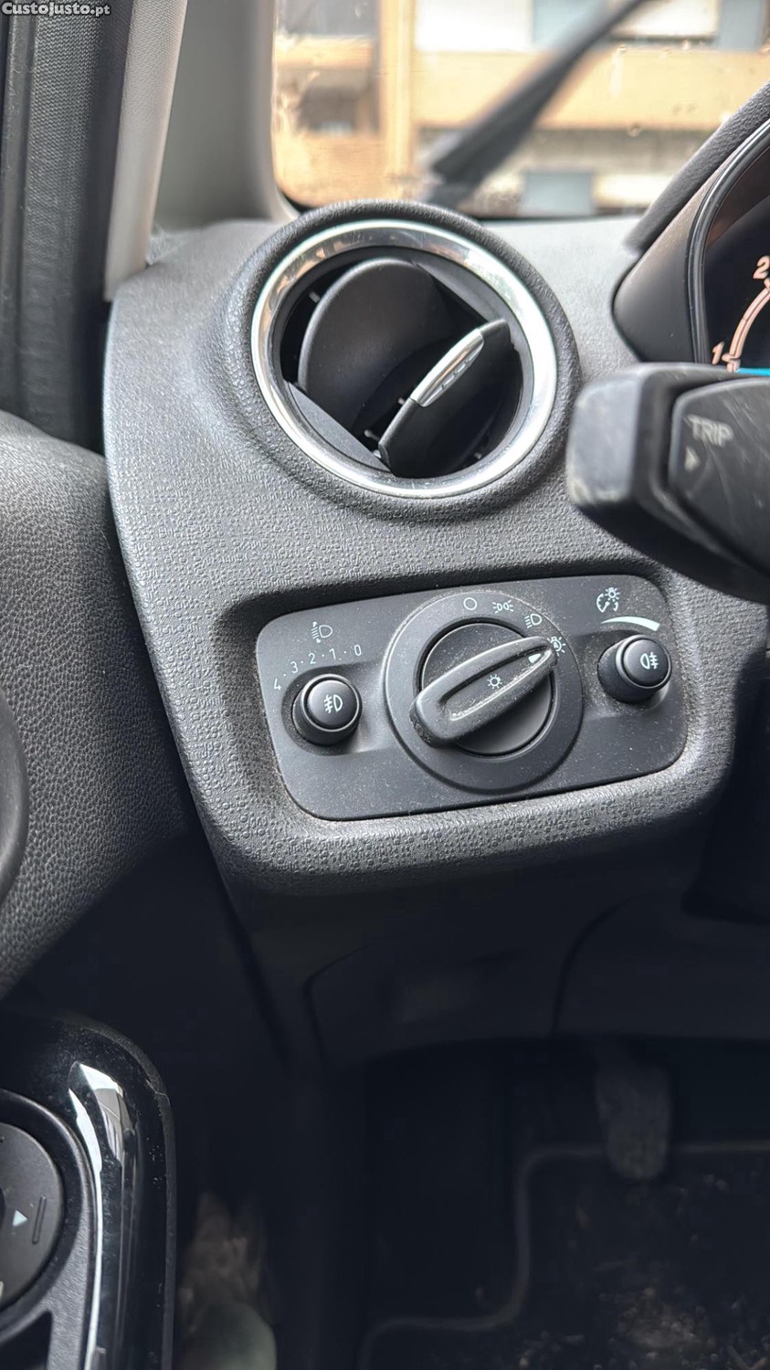 Ford Fiesta Titanium - 16 — photo 5