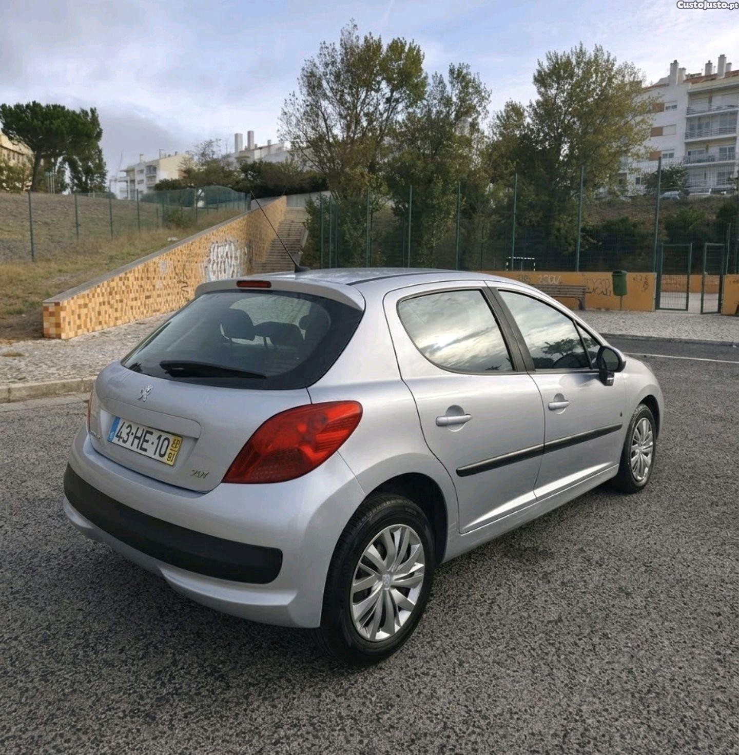Peugeot 207 1.4 16v VTI 5P 75000KLM - 09 — photo 5