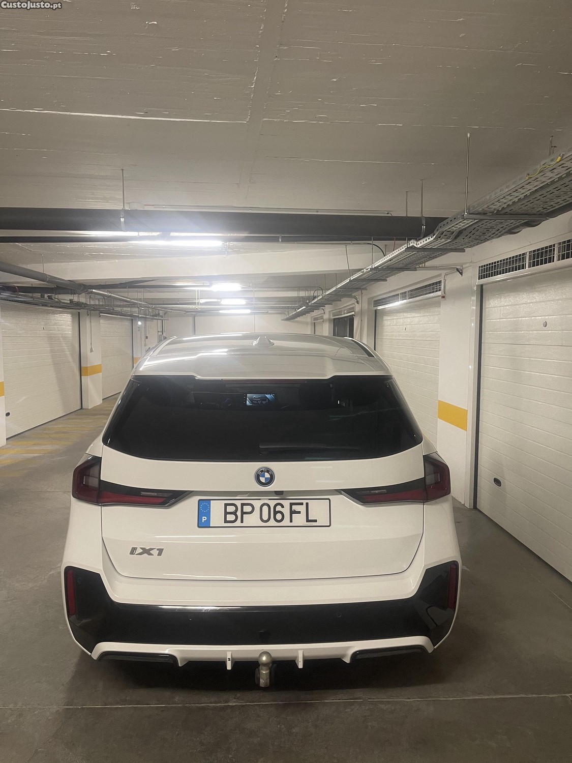 BMW X1 IX1 - 24 — photo 2