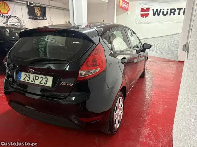 Ford Fiesta 1.4 tdci — fotografia 16